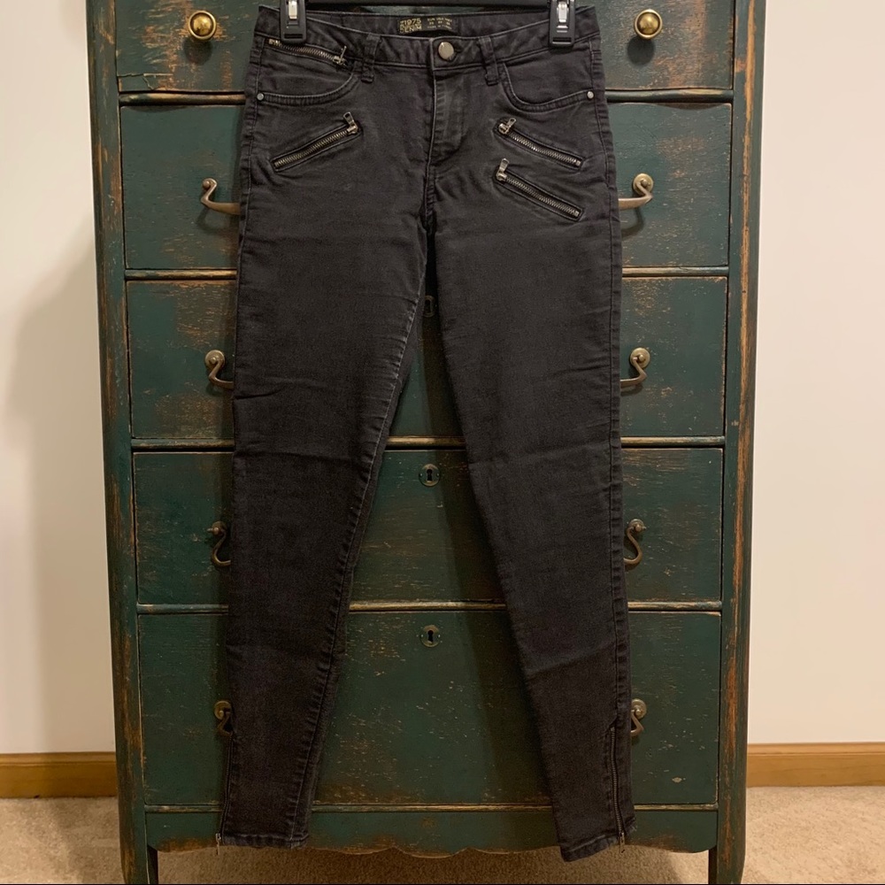 Black Zipper Jeans